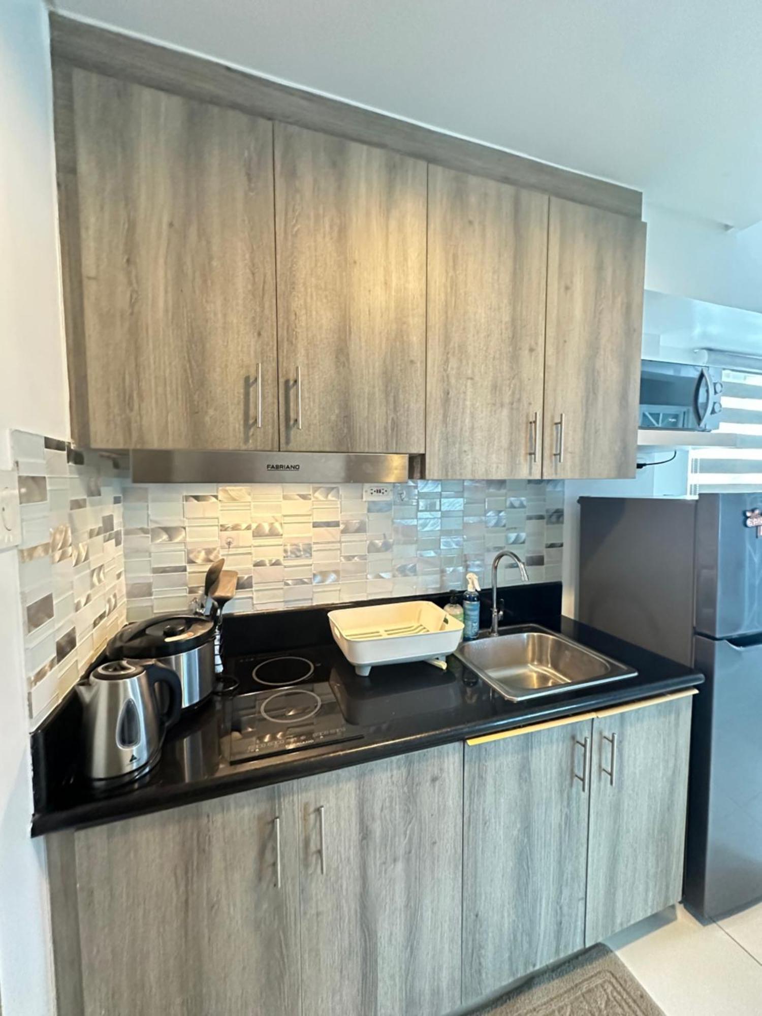Chen'S Cozy 2Bedroom @ Coast Residences Manila Bagian luar foto